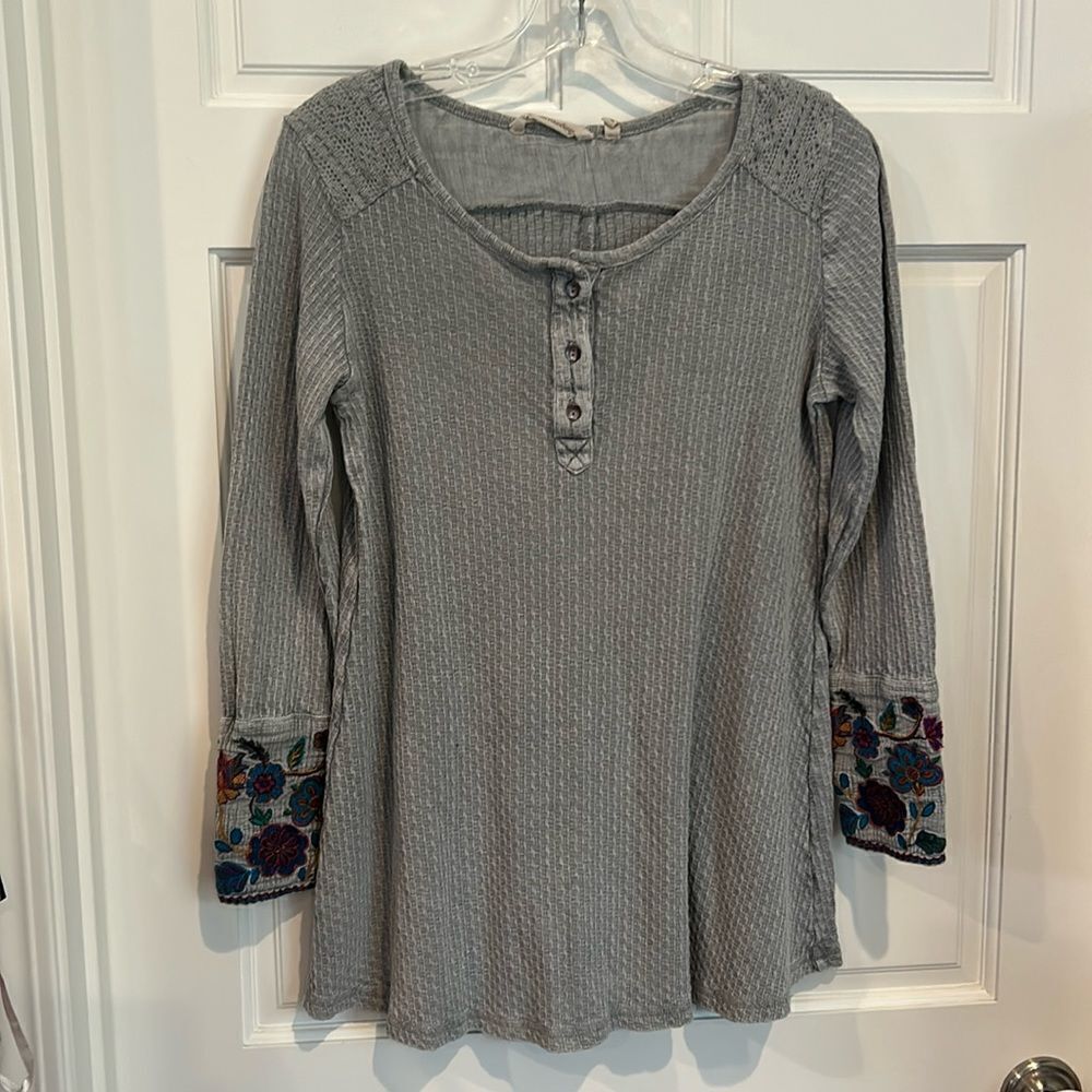 Soft Surroundings Palmer Thermal Henley Knit Top Embroidered Cuff Gray SMALL